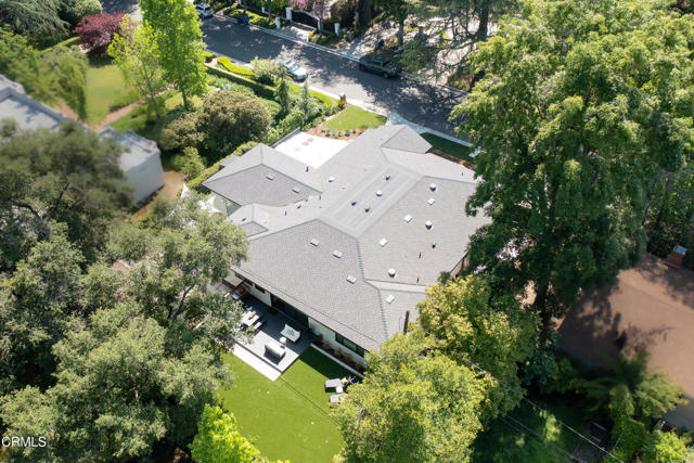 4428 Oakwood Avenue, La Canada Flintridge CA: https://media.crmls.org/mediaz/df7e2a36-669d-4cd3-8447-4bffa2d5b3a6.jpg