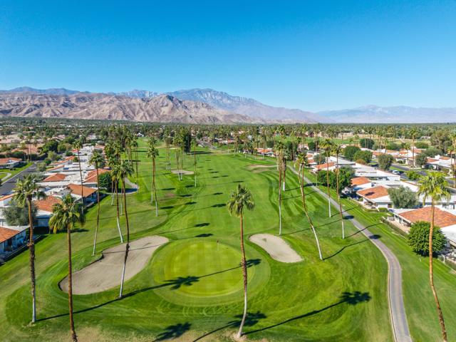 171 Avenida Las Palmas, Rancho Mirage CA: https://media.crmls.org/mediaz/df7e556d-559e-4b86-a9ad-320f79de2141.jpg