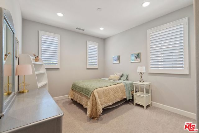 14624 Mccormick Street, Sherman Oaks CA: https://media.crmls.org/mediaz/df7e92af-90a2-4de0-b1e7-8b6cff1365b6.jpg