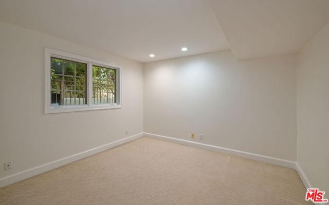 5105 Via Donte, Marina del Rey CA: https://media.crmls.org/mediaz/df80394d-bf6b-4ca9-a0be-c24c5a919ddb.jpg