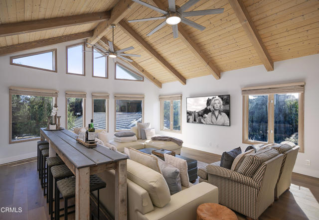 741 Saddle Lane, Ojai CA: https://media.crmls.org/mediaz/df80f74e-55b2-4010-889f-a04f6d52abb9.jpg