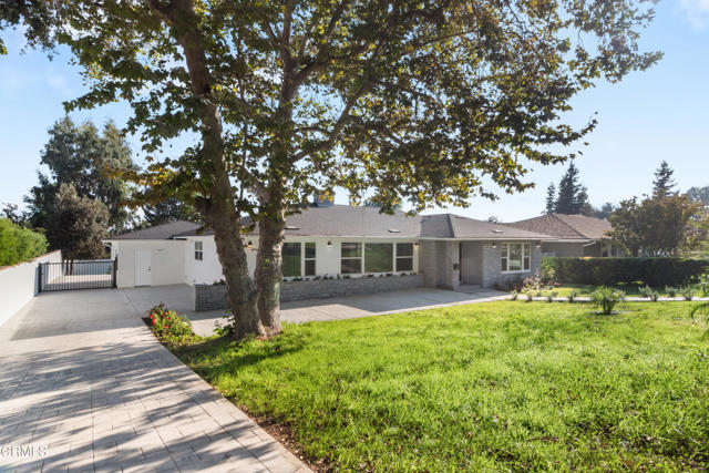 Detail Gallery Image 2 of 27 For 3880 Shadow Grove Rd, Pasadena,  CA 91107 - 3 Beds | 3/1 Baths