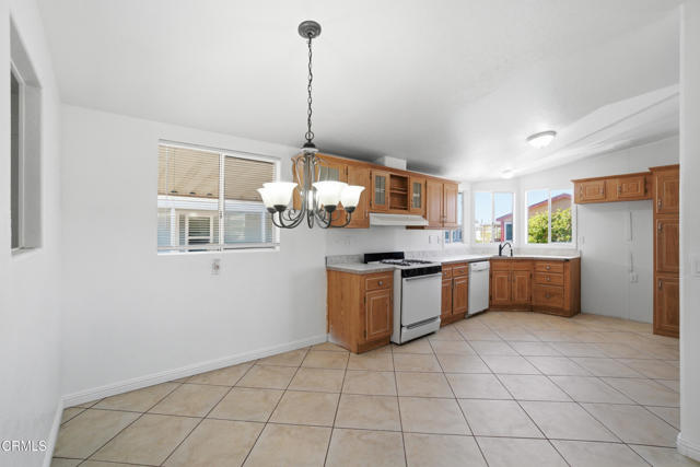 Detail Gallery Image 5 of 16 For 1645 Lime Ave #91,  Oxnard,  CA 93033 - 3 Beds | 2 Baths