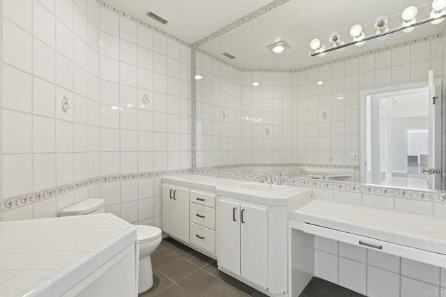 Detail Gallery Image 27 of 56 For 6802 Pakama Ln, Vista,  CA 92084 - 4 Beds | 4 Baths