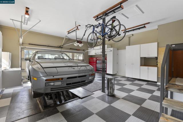 350 Pine Creek Rd, Walnut Creek CA: https://media.crmls.org/mediaz/df82f75b-c971-41a0-b215-98f9457cc298.jpg