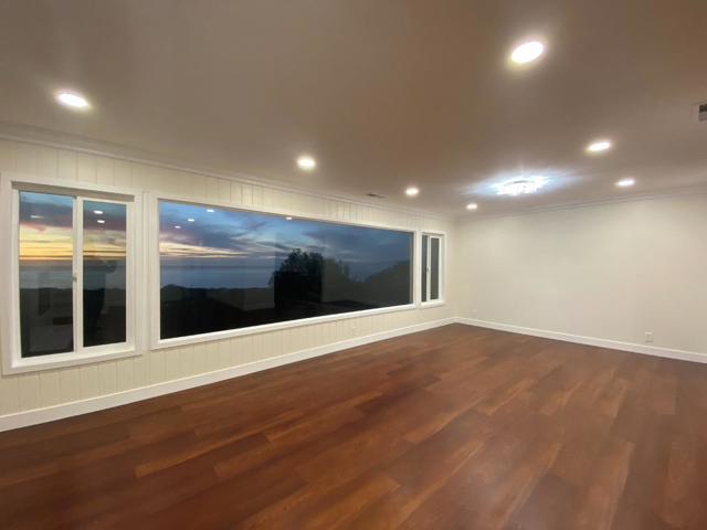 20 Palisades Drive, Daly City CA: https://media.crmls.org/mediaz/df837ce6-9e35-4b0d-886a-69528cecbff3.jpg