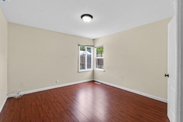 22013 Queen St, Castro Valley CA: https://media.crmls.org/mediaz/df84335b-e9d1-4cf9-bc4d-7a45884cedcb.jpg