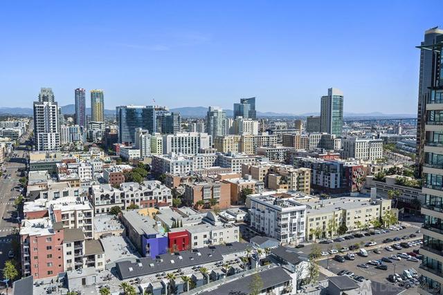 555 Front Street, San Diego CA: https://media.crmls.org/mediaz/df84abd5-4d57-4f76-b12a-178ce7d38e30.jpg