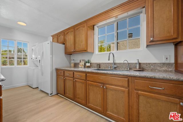 3588 Helms Avenue, Culver City CA: https://media.crmls.org/mediaz/df85dd07-5bab-4859-a00b-b7f48da4e520.jpg