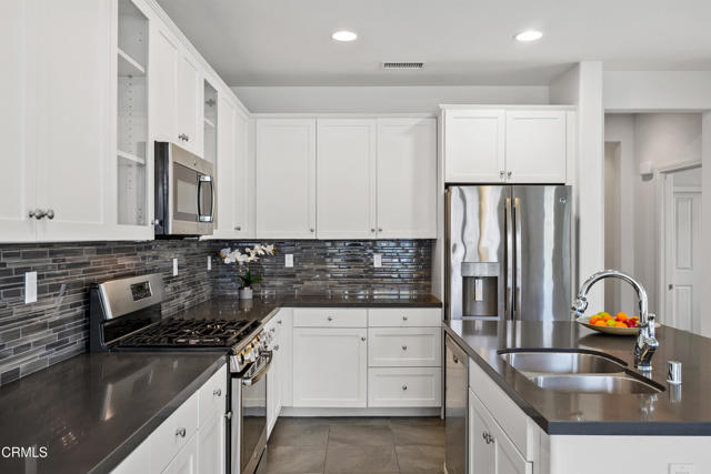 174 Stage Trail Road, Camarillo CA: https://media.crmls.org/mediaz/df8666cd-fde7-44e0-83a5-fca227ad7913.jpg