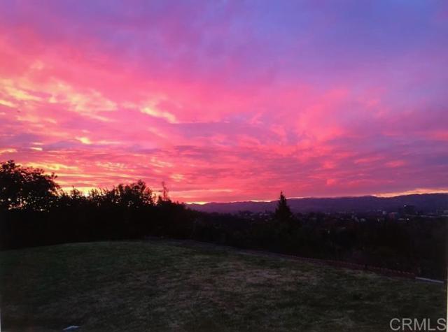 4400 Chaumont Road, Woodland Hills CA: https://media.crmls.org/mediaz/df86ffdd-4bae-4570-b5c6-8e193676facc.jpg
