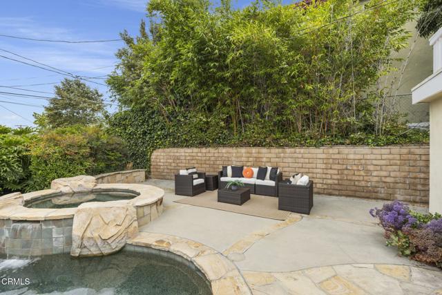 4915 Trend Terrace, La Crescenta CA: https://media.crmls.org/mediaz/df87264f-ba28-4b17-93d2-747325af056f.jpg