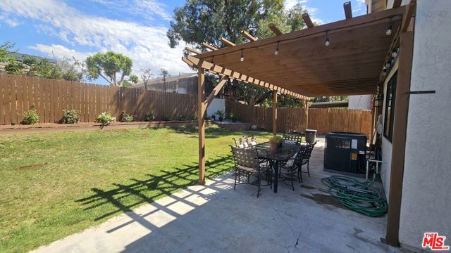 7024 Laurel Place, Highland CA: https://media.crmls.org/mediaz/df8727d6-15f6-46c3-8136-5a4bfc4c9102.jpg