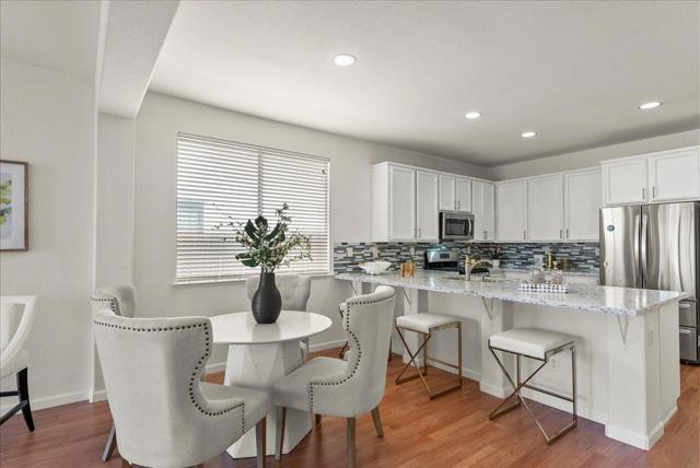 45 Diggins Drive, Folsom CA: https://media.crmls.org/mediaz/df87e419-d482-4133-b06f-4ed8f14792e1.jpg