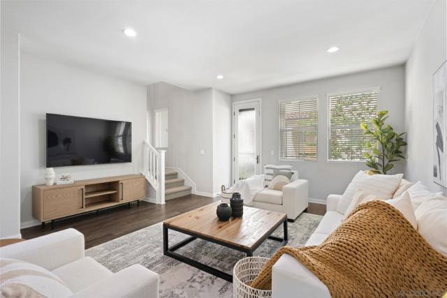 16206 Veridian Cir, San Diego CA: https://media.crmls.org/mediaz/df88388b-d848-4727-bb92-da801aef6495.jpg