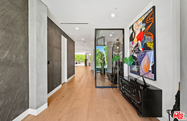 849 N Spaulding Avenue, Los Angeles CA: https://media.crmls.org/mediaz/df88805d-3c8b-48cb-9e3b-5b2283f079cf.jpg