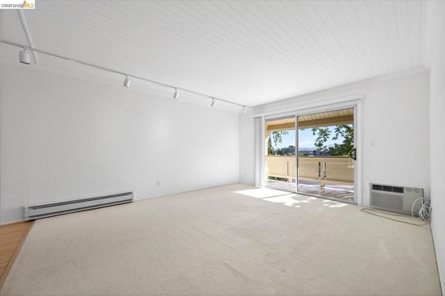 Image 7 of 22 For 1305 Boulevard Way  Apt 303