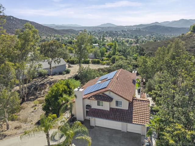 24249 Sargeant Rd, Ramona CA: https://media.crmls.org/mediaz/df890a29-8c74-4167-8524-43fa3423e67f.jpg