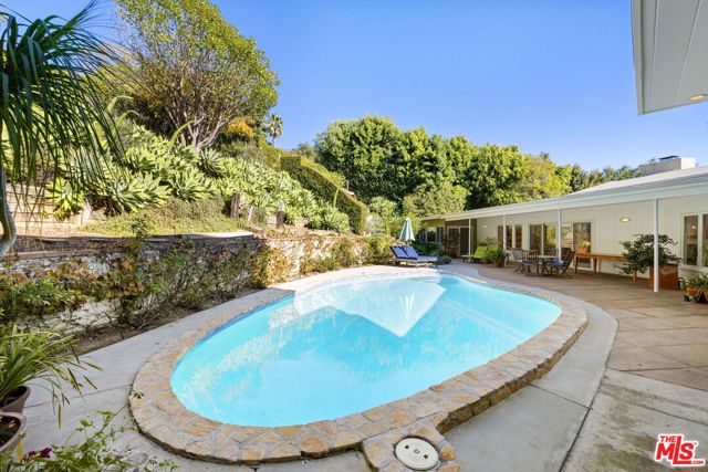 Drew Fenton | 11215 W Sunset Boulevard Los Angeles CA | MLS: 7520415 Drew Fenton | 11215 W Sunset Boulevard Los Angeles CA | MLS: 7520415