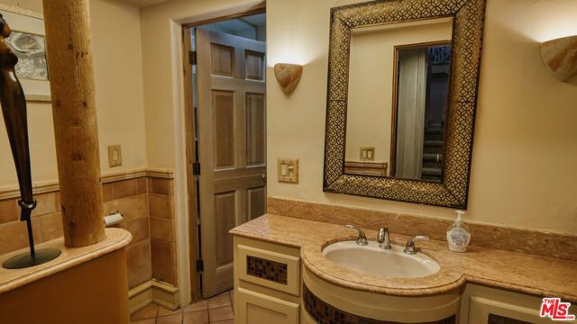 5803 Wooster Avenue, Los Angeles CA: https://media.crmls.org/mediaz/df89b817-f01a-4607-af65-7af96e670184.jpg