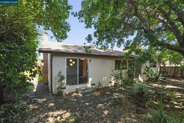 2054 Newton Way, Concord CA: https://media.crmls.org/mediaz/df89bccf-8bd3-46e6-8b7c-f11ee507ef53.jpg
