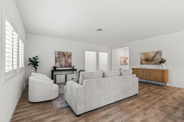 1340 Crimson Place, Manteca CA: https://media.crmls.org/mediaz/df89d8e1-70bb-4678-90f2-2c0de71a745e.jpg