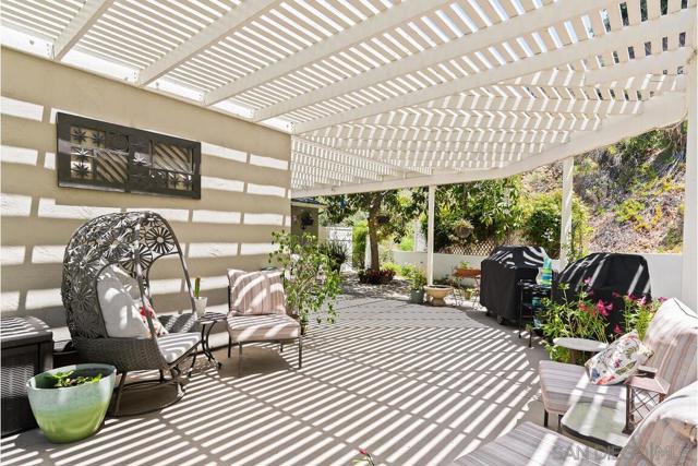 5483 Maisel Way, San Diego CA: https://media.crmls.org/mediaz/df8aff08-b03b-425b-9598-a528f8235054.jpg