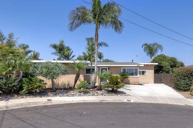7912 Blue Jay Place, San Diego CA: https://media.crmls.org/mediaz/df8b2f46-8c56-428a-b285-9c4a8690f238.jpg
