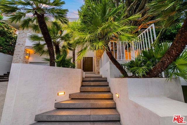 2380 Venus Drive, Los Angeles CA: https://media.crmls.org/mediaz/df8b34c8-1214-473f-9647-45fe57005053.jpg