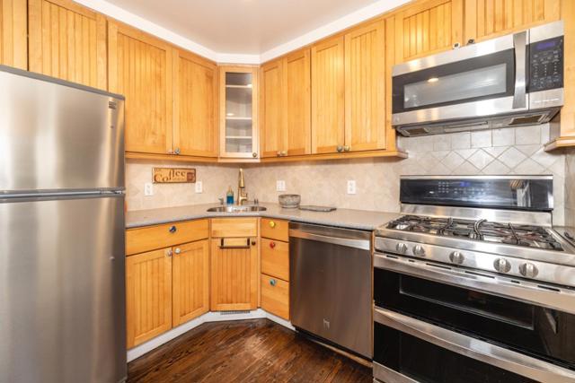 875 Broadway, Belmont CA: https://media.crmls.org/mediaz/df8b7438-248d-49ad-958d-8ebeddaad449.jpg