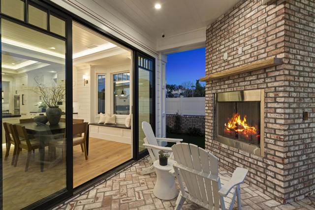 464 466 Westbourne, San Diego CA: https://media.crmls.org/mediaz/df8b864f-2ae7-4ec8-a325-1716bba2bcdf.jpg