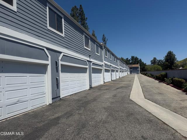 29105 Thousand Oaks Boulevard, Agoura Hills CA: https://media.crmls.org/mediaz/df8bdfc4-d190-4df9-af55-4c9b301d5985.jpg