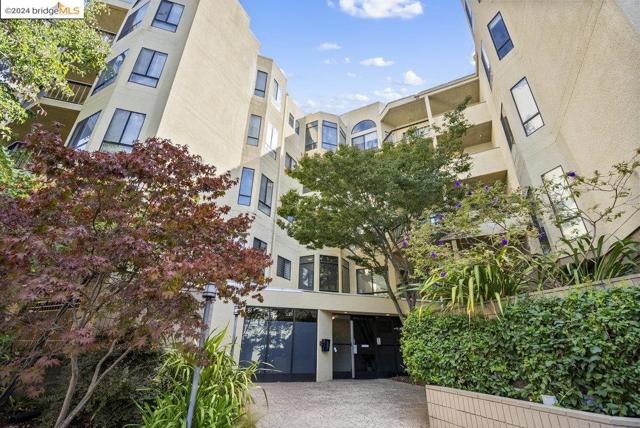 Details for 330 Park View Ter  104, Oakland, CA 94610