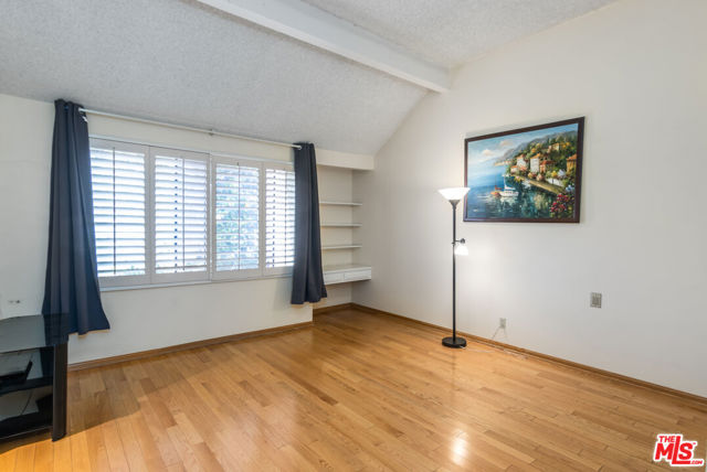 14311 Hartsook Street, Sherman Oaks CA: https://media.crmls.org/mediaz/df8cbb4e-1a82-4a15-9b56-1a489bd86824.jpg