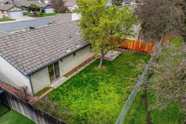 46315 Pine Meadow Drive, King City CA: https://media.crmls.org/mediaz/df8dcc6f-76b1-4d3c-84ee-fa64cd65ba67.jpg