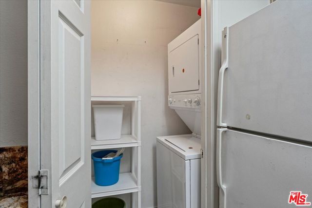 1342 N Sierra Bonita Avenue, West Hollywood CA: https://media.crmls.org/mediaz/df8e3a86-55ac-42eb-9ec3-c2dbe3d29e4a.jpg