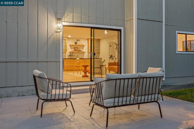 101 Lena Ct, Pleasant Hill CA: https://media.crmls.org/mediaz/df8e968d-6e0d-4411-a03d-c4d0fcb53451.jpg