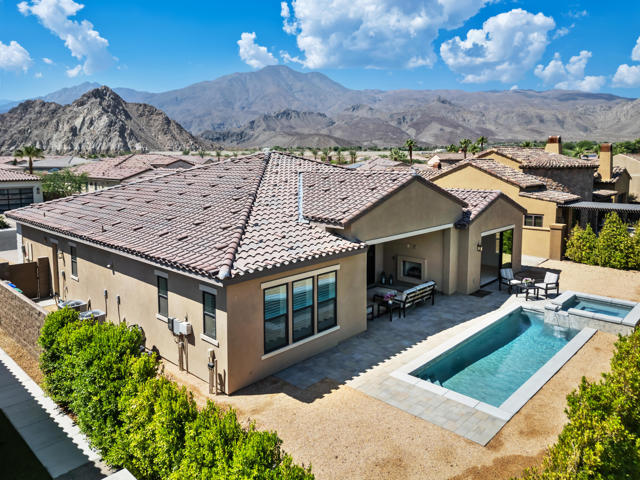 80404 Old Ranch S Trail, La Quinta CA: https://media.crmls.org/mediaz/df8fba32-b10e-4efc-8f2b-55f95590aac0.jpg
