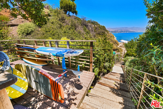 28808 Cliffside Drive, Malibu CA: https://media.crmls.org/mediaz/df8fd50e-13f3-4beb-96e5-a3cda4008703.jpg