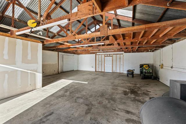 11840 Foothill Avenue, Gilroy CA: https://media.crmls.org/mediaz/df908238-8f4b-463d-8919-5dfe86cf73a1.jpg