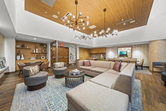 888 W E St, San Diego CA: https://media.crmls.org/mediaz/df919cdf-a2f2-43ce-91fa-9a2649475e7f.jpg