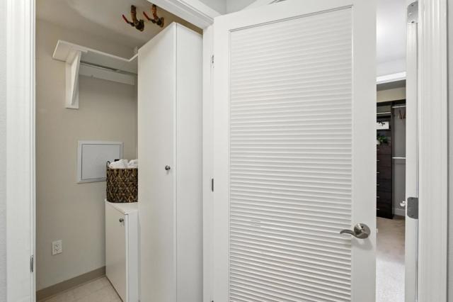 1001 Laurel Street, San Carlos CA: https://media.crmls.org/mediaz/df91d0c1-64ec-4acd-af93-9eed781973a2.jpg