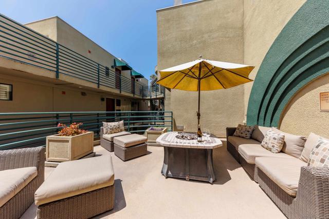 8132 Camino Del Sol, La Jolla CA: https://media.crmls.org/mediaz/df937fde-98c1-4f27-a5eb-3457d5c0ab14.jpg