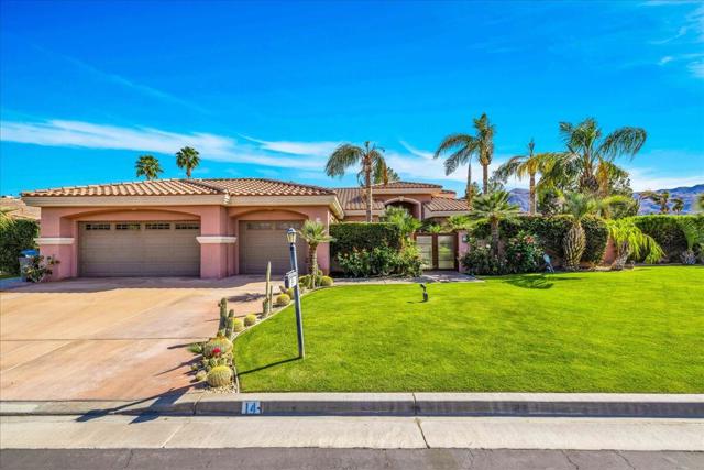 14 Collegiate Circle, Rancho Mirage CA: https://media.crmls.org/mediaz/df93efd6-8055-44c6-a8ba-47d0dada783c.jpg