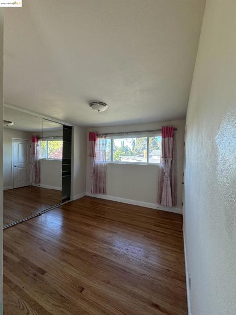 8 Juniper Way, Moraga CA: https://media.crmls.org/mediaz/df940ec2-3b5b-47aa-849f-1516383ed388.jpg