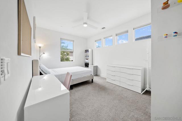 2335 Aperture Circle, San Diego CA: https://media.crmls.org/mediaz/df948b89-d493-4ebc-a051-95bf9ede75cc.jpg