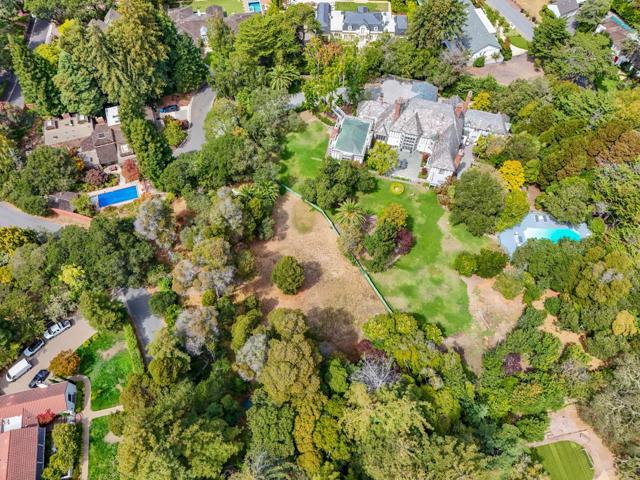 85 Fagan Drive, Hillsborough CA: https://media.crmls.org/mediaz/df94f7ff-0cb7-44cd-80ad-9d5287a407a0.jpg