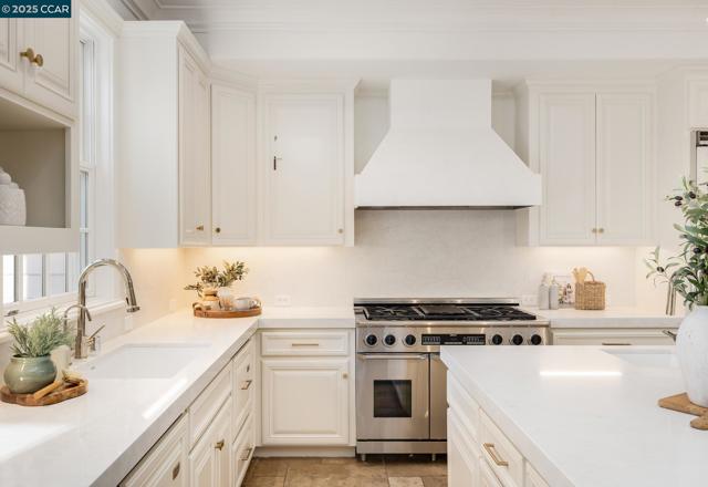 45 Lark Pl, Alamo CA: https://media.crmls.org/mediaz/df953532-b82b-44c0-968c-6ee79dc79ee6.jpg