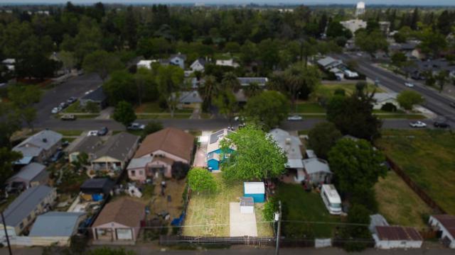 636 W 25th Street, Merced CA: https://media.crmls.org/mediaz/df9576d4-413e-4d62-addb-a0e7cd037cfe.jpg