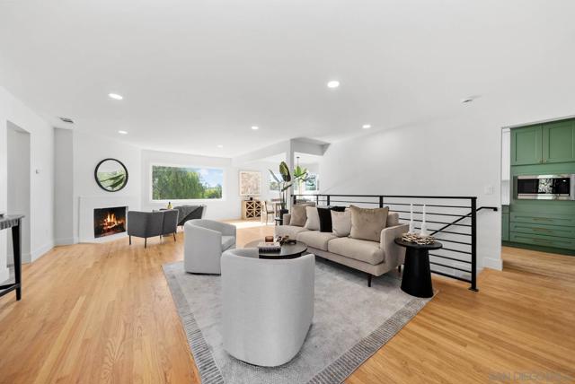 198 Croydon Ln, El Cajon CA: https://media.crmls.org/mediaz/df959541-9691-4191-bdd3-132cc9eb7049.jpg
